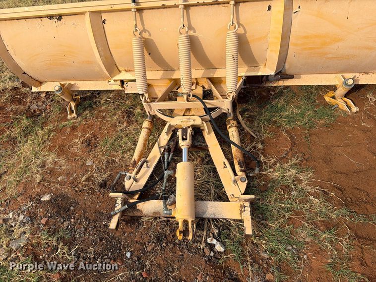 image for item EW8952 Snow plow