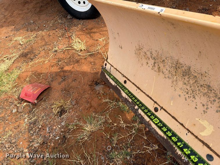 image for item EW8952 Snow plow