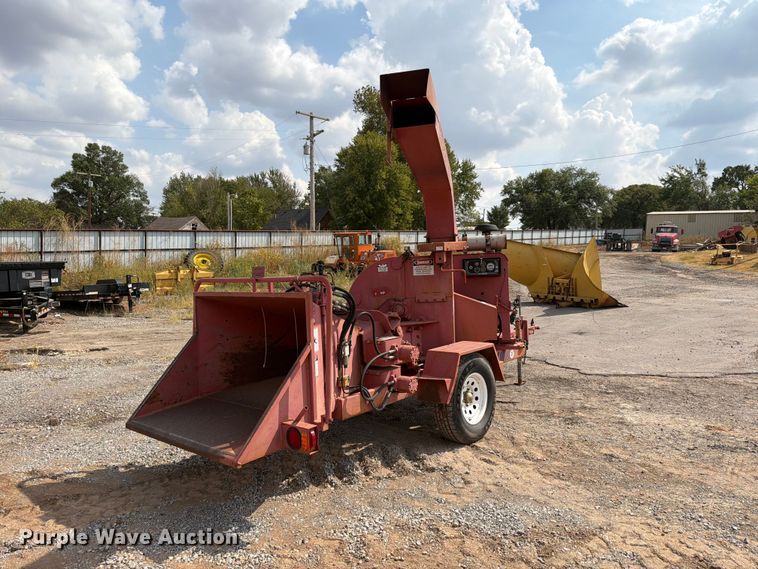 image for item EW8953 2003 Morbark wood chipper