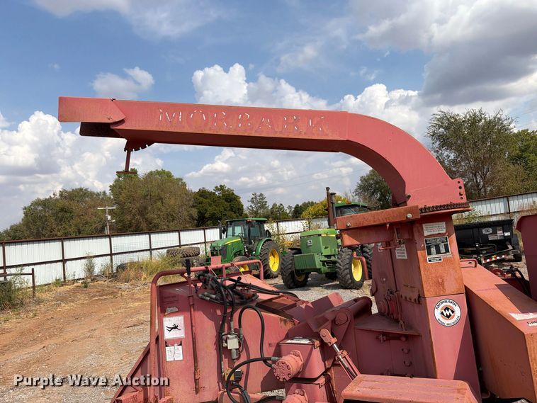 image for item EW8953 2003 Morbark wood chipper