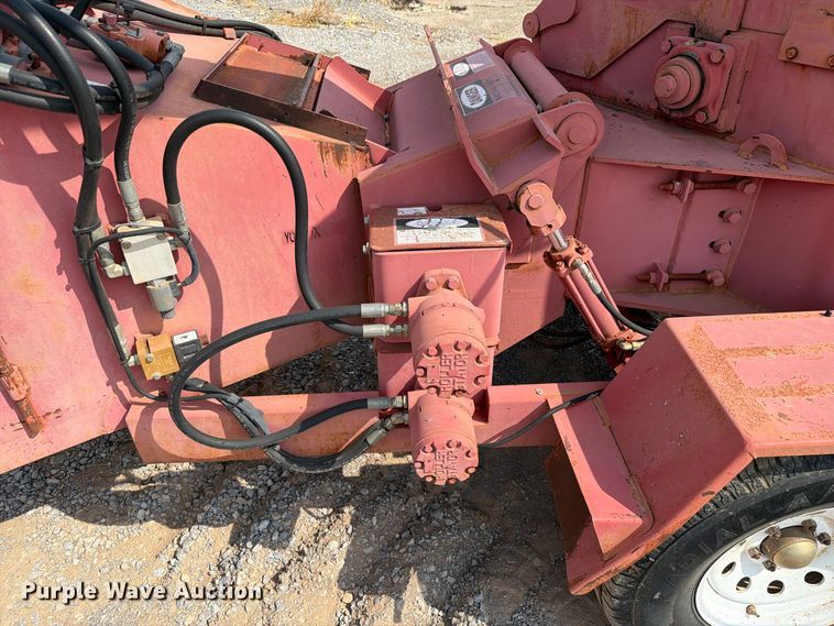 image for item EW8953 2003 Morbark wood chipper