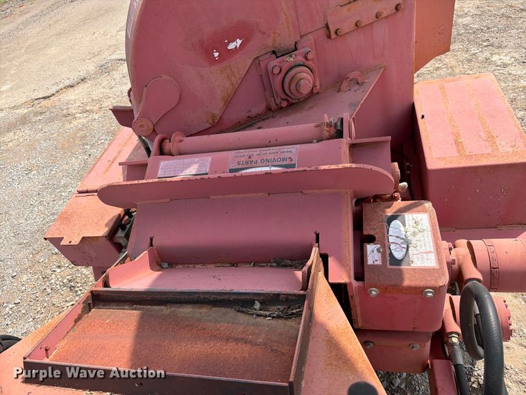 image for item EW8953 2003 Morbark wood chipper