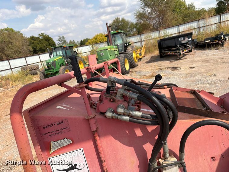 image for item EW8953 2003 Morbark wood chipper