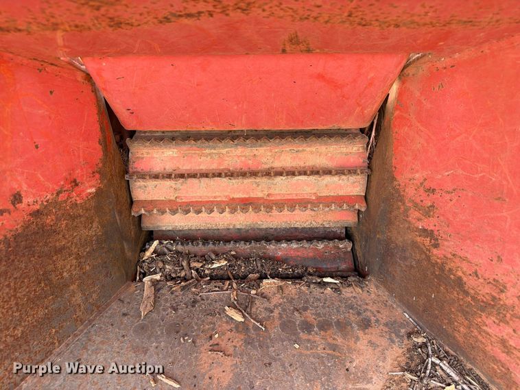 image for item EW8953 2003 Morbark wood chipper