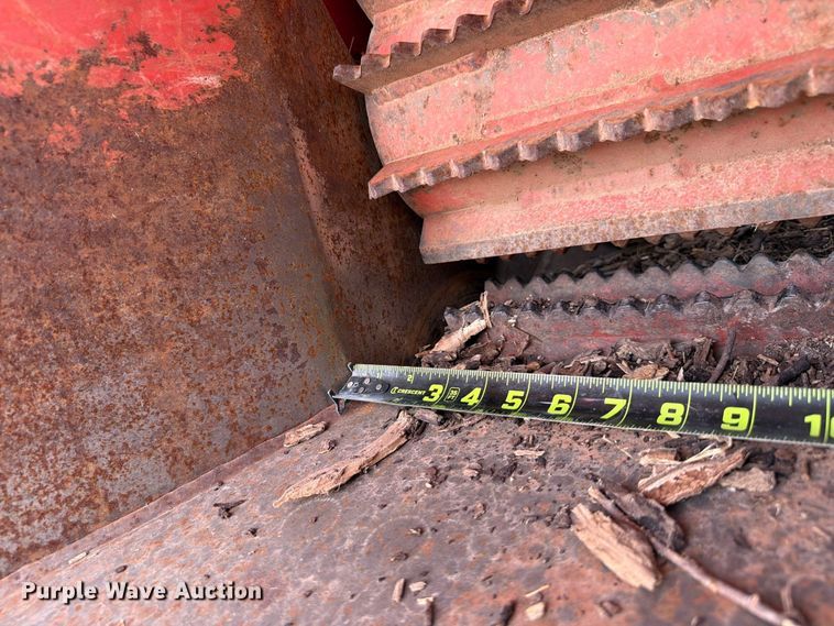 image for item EW8953 2003 Morbark wood chipper