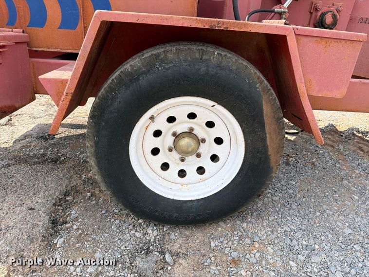 image for item EW8953 2003 Morbark wood chipper