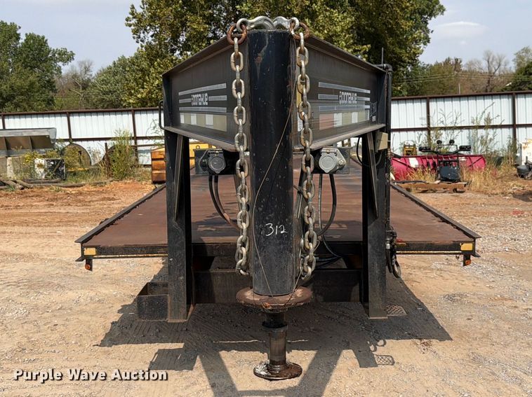 image for item EW8956 2002 Donahue HF-30BT equipment trailer