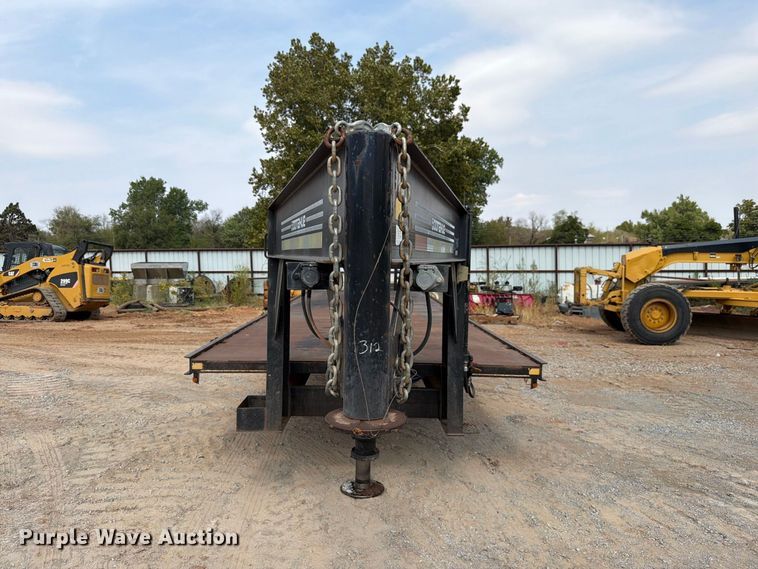 image for item EW8956 2002 Donahue HF-30BT equipment trailer