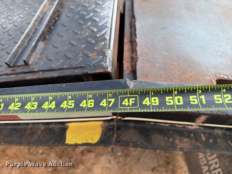 image for item EW8956 2002 Donahue HF-30BT equipment trailer