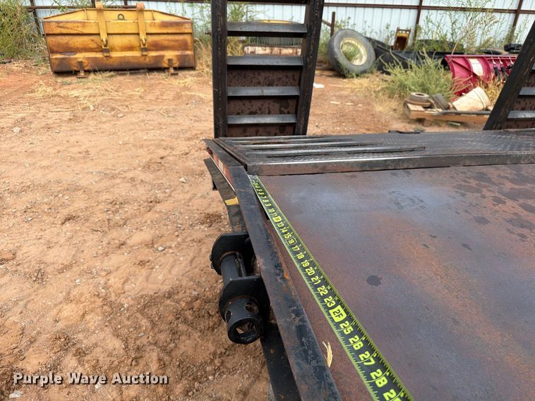 image for item EW8956 2002 Donahue HF-30BT equipment trailer