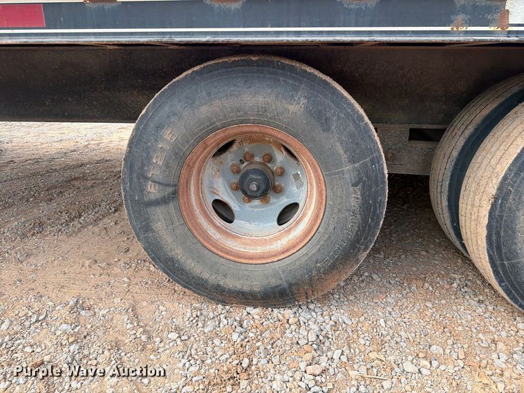 image for item EW8956 2002 Donahue HF-30BT equipment trailer