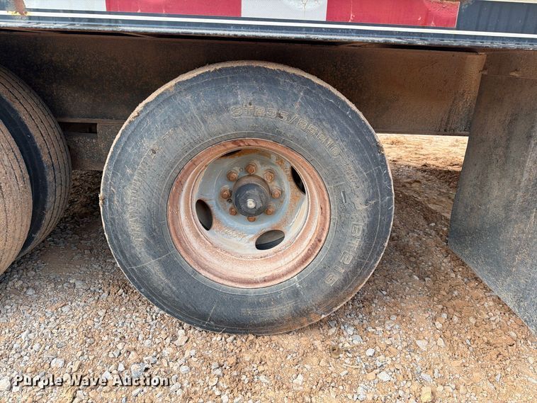 image for item EW8956 2002 Donahue HF-30BT equipment trailer