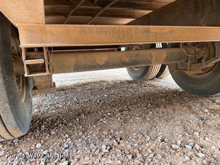image for item EW8956 2002 Donahue HF-30BT equipment trailer