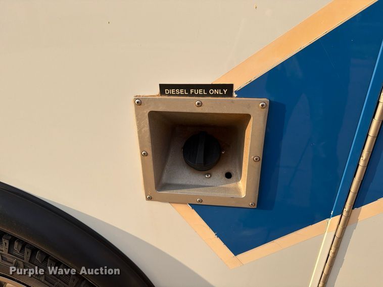 image for item EW8958 2003 Ford E450 ambulance