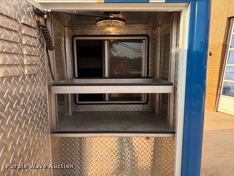 image for item EW8958 2003 Ford E450 ambulance