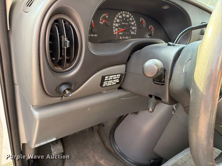 image for item EW8958 2003 Ford E450 ambulance