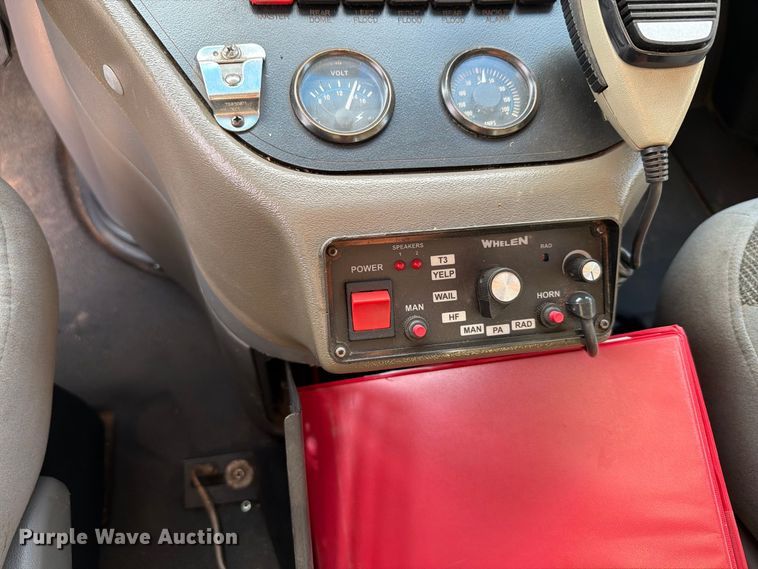 image for item EW8958 2003 Ford E450 ambulance