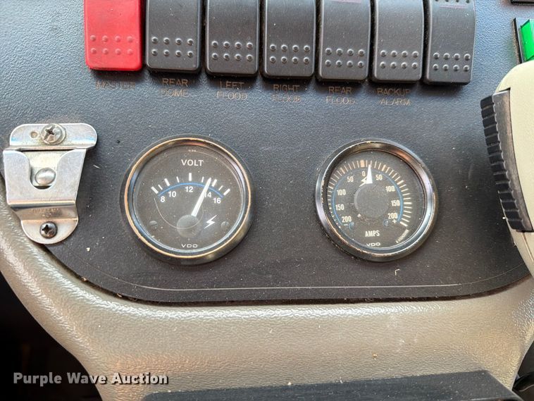 image for item EW8958 2003 Ford E450 ambulance