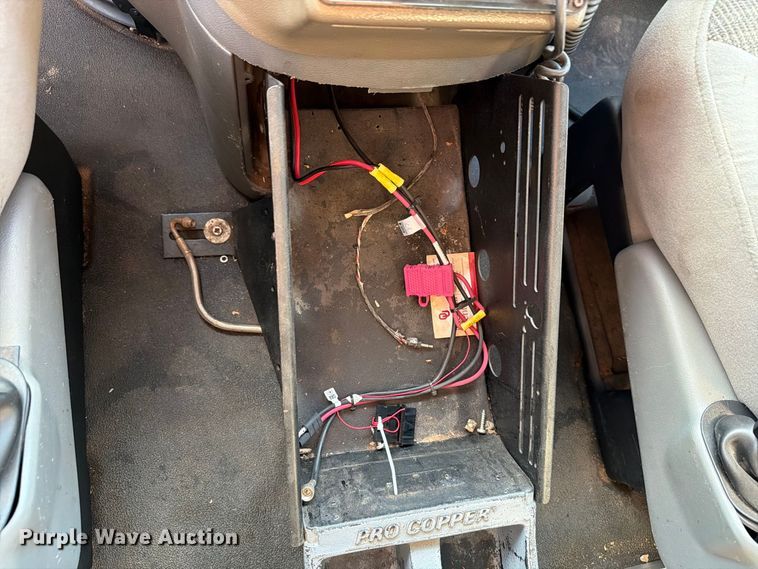 image for item EW8958 2003 Ford E450 ambulance