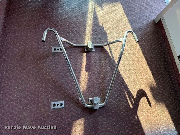 image for item EW8958 2003 Ford E450 ambulance