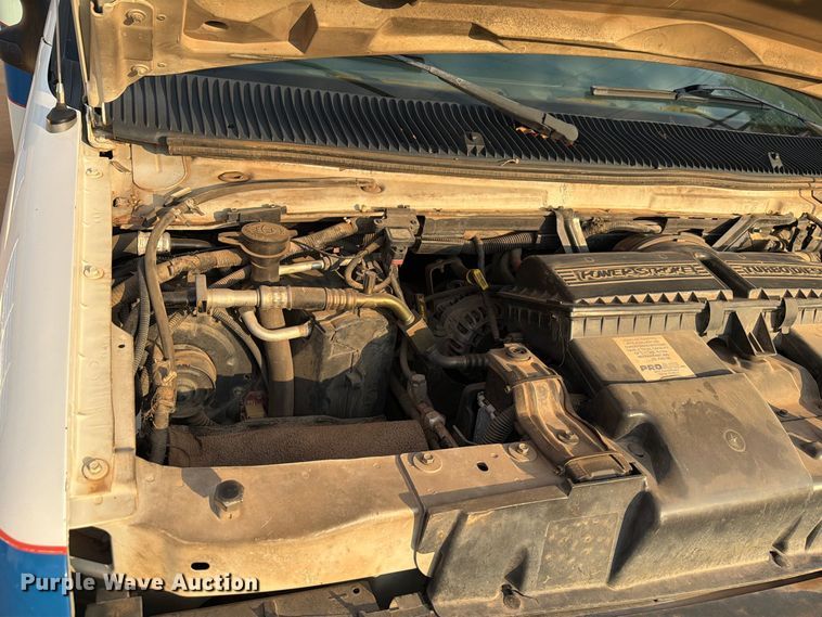 image for item EW8958 2003 Ford E450 ambulance