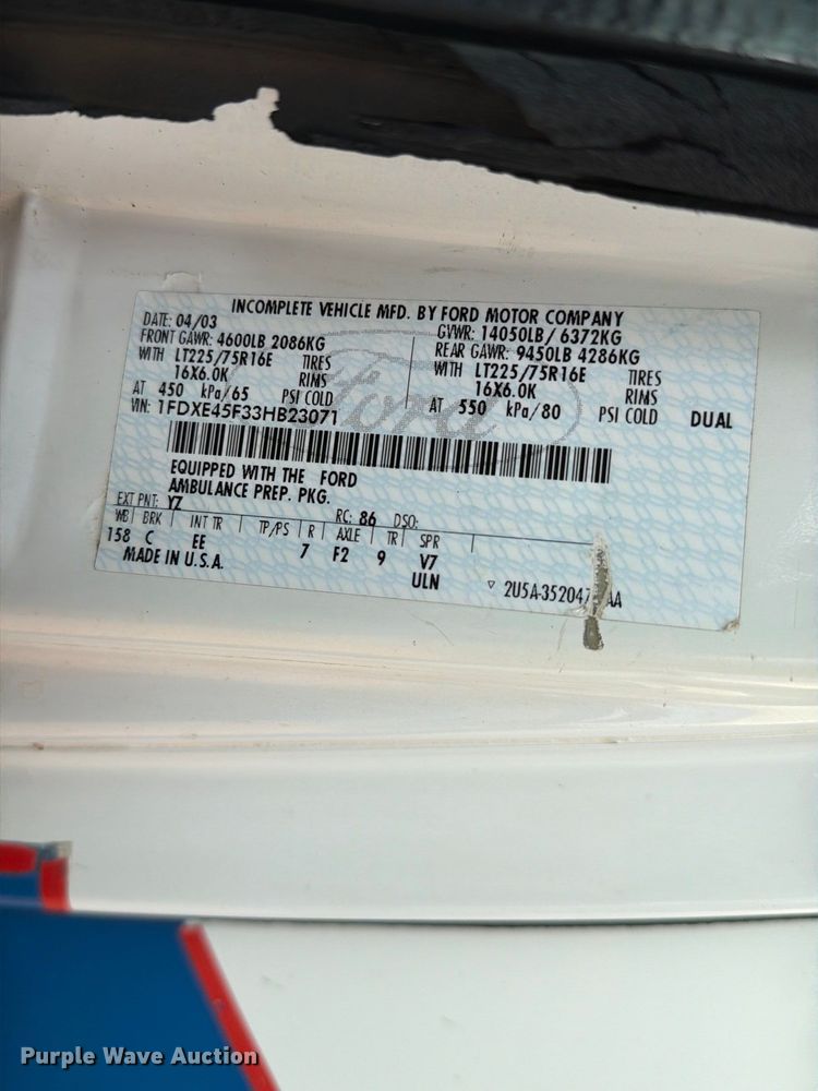 image for item EW8958 2003 Ford E450 ambulance