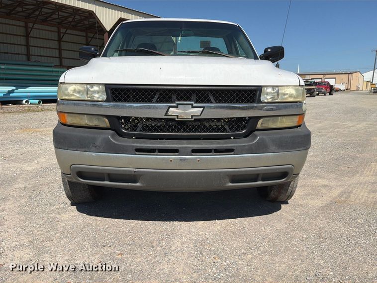 image for item EX0050 2002 Chevrolet Silverado 2500HD utility bed pickup truck