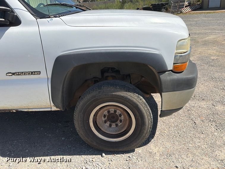 image for item EX0050 2002 Chevrolet Silverado 2500HD utility bed pickup truck