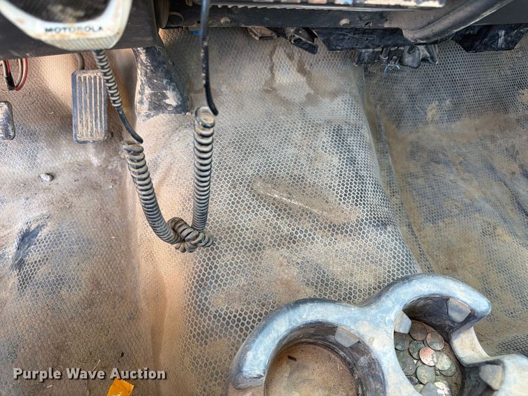 image for item EX0050 2002 Chevrolet Silverado 2500HD utility bed pickup truck