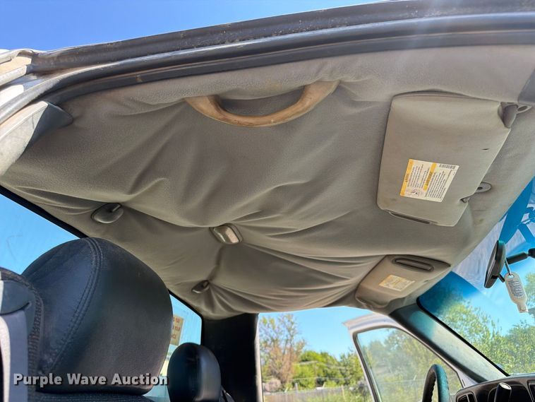 image for item EX0050 2002 Chevrolet Silverado 2500HD utility bed pickup truck