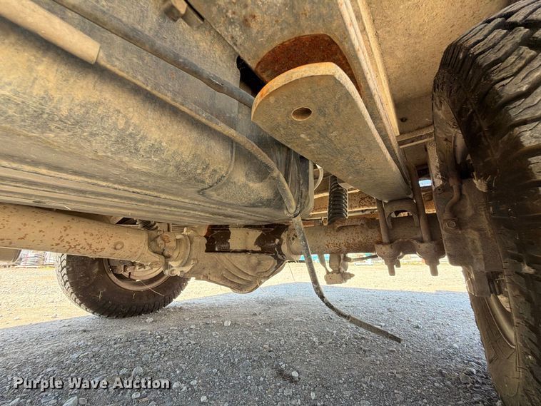 image for item EX0050 2002 Chevrolet Silverado 2500HD utility bed pickup truck
