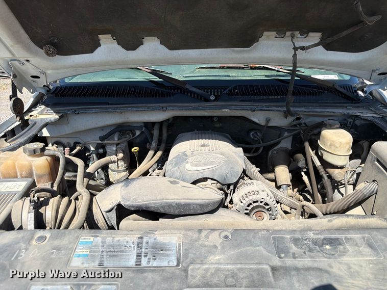 image for item EX0050 2002 Chevrolet Silverado 2500HD utility bed pickup truck