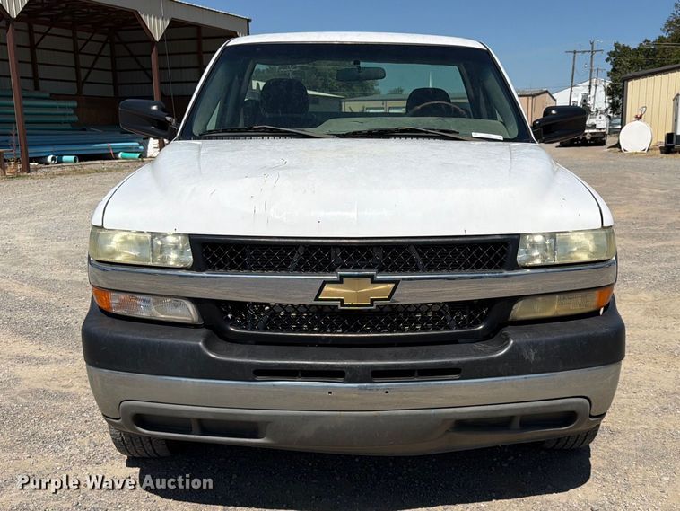 image for item EX0051 2002 Chevrolet Silverado 1500 utility bed pickup truck