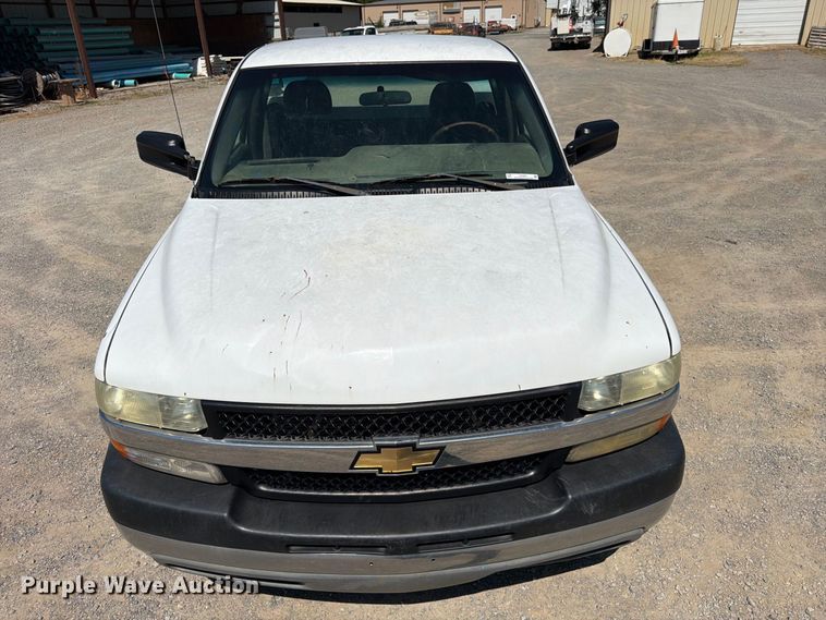 image for item EX0051 2002 Chevrolet Silverado 1500 utility bed pickup truck