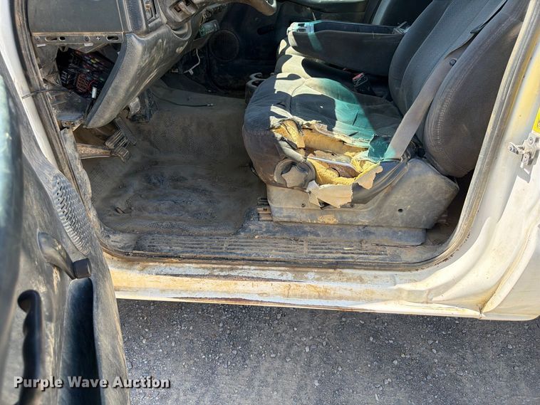 image for item EX0051 2002 Chevrolet Silverado 1500 utility bed pickup truck