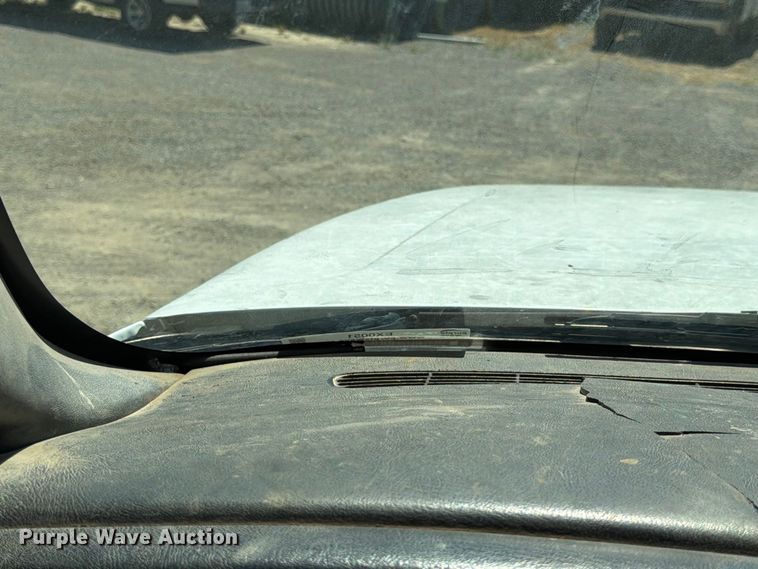 image for item EX0051 2002 Chevrolet Silverado 1500 utility bed pickup truck