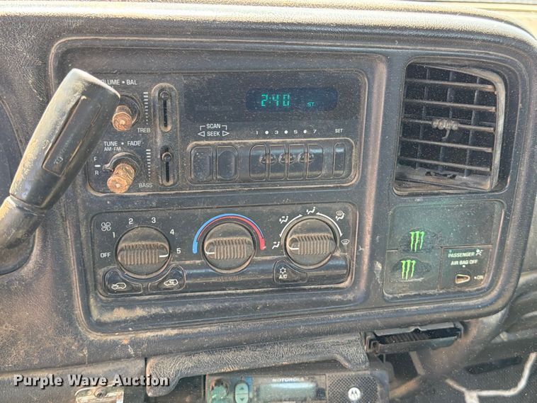 image for item EX0051 2002 Chevrolet Silverado 1500 utility bed pickup truck