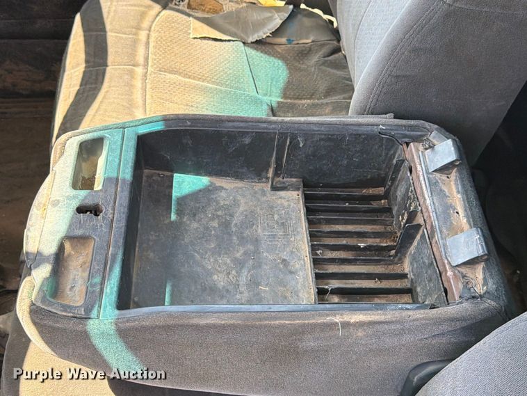 image for item EX0051 2002 Chevrolet Silverado 1500 utility bed pickup truck