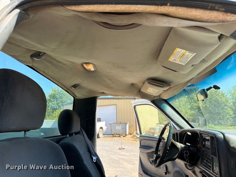 image for item EX0051 2002 Chevrolet Silverado 1500 utility bed pickup truck
