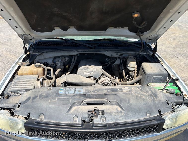 image for item EX0051 2002 Chevrolet Silverado 1500 utility bed pickup truck