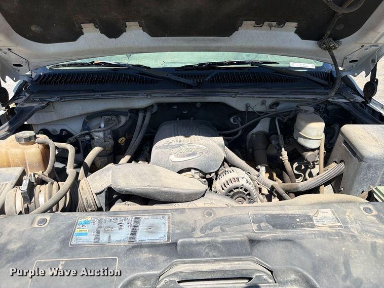 image for item EX0051 2002 Chevrolet Silverado 1500 utility bed pickup truck