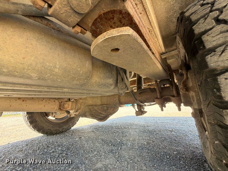 image for item EX0051 2002 Chevrolet Silverado 1500 utility bed pickup truck