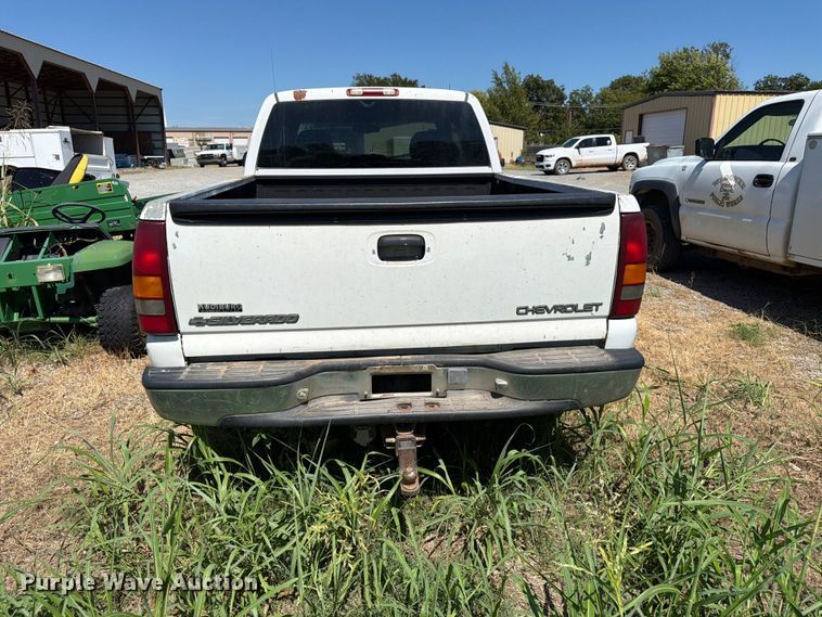 image for item EX0052 2001 Chevrolet Silverado 1500 Ext. Cab pickup truck
