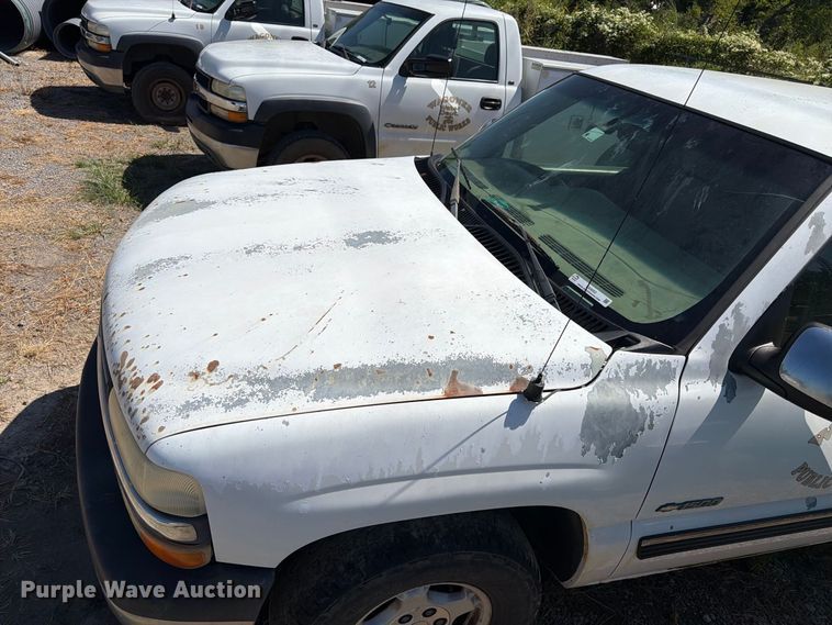 image for item EX0052 2001 Chevrolet Silverado 1500 Ext. Cab pickup truck