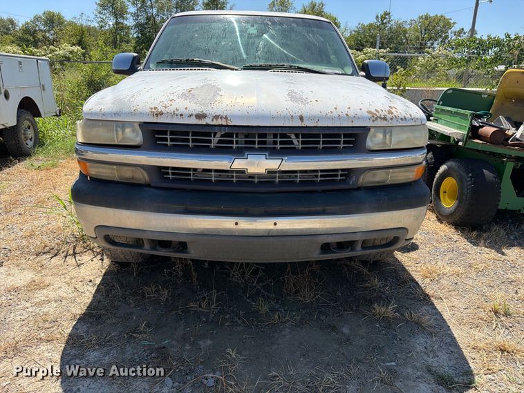 image for item EX0052 2001 Chevrolet Silverado 1500 Ext. Cab pickup truck