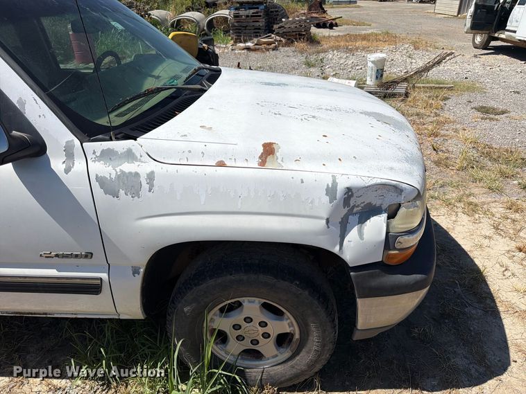 image for item EX0052 2001 Chevrolet Silverado 1500 Ext. Cab pickup truck