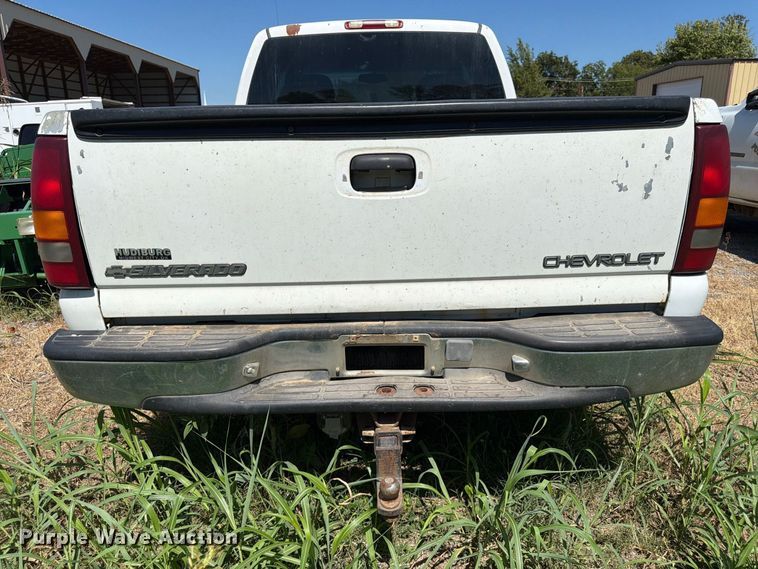 image for item EX0052 2001 Chevrolet Silverado 1500 Ext. Cab pickup truck