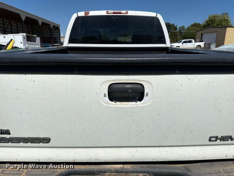 image for item EX0052 2001 Chevrolet Silverado 1500 Ext. Cab pickup truck