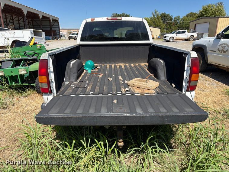 image for item EX0052 2001 Chevrolet Silverado 1500 Ext. Cab pickup truck