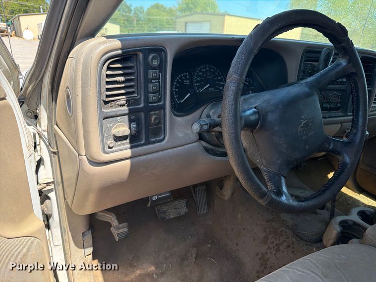 image for item EX0052 2001 Chevrolet Silverado 1500 Ext. Cab pickup truck